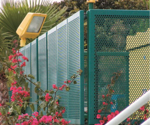 के बारे में नवीनतम कंपनी का मामला छिद्रित एल्यूमीनियम प्लेट का आवेदन